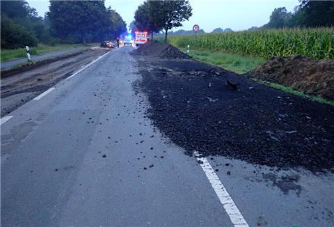 Auf der B71 zwischen Rotenburg und Hemsbünde wird kräftig gebaut. Einige Autofahrer nutzten diese Strecke trotz Sperrung und krachten in die Baumaterialien.
