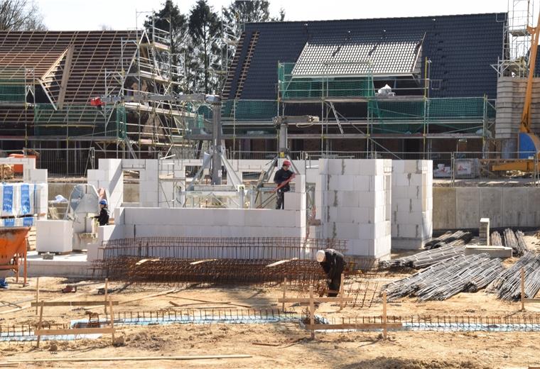 Zeven: Keine Baupause in der Corona-Krise Auf der Baustelle für das neue Wohnprojekt der Lebenshilfe Bremervörde-Zeven wird auch in Zeiten der Corona-Krise fleißig weiter gearbeitet.