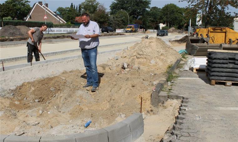 Zeven: Arbeiten an Bushaltestelle liegen im Plan Auf der Baustelle zur Erweiterung der Bushaltestelle Scheeßeler Straße in Zeven herrscht in diesen Tagen reger Betrieb.