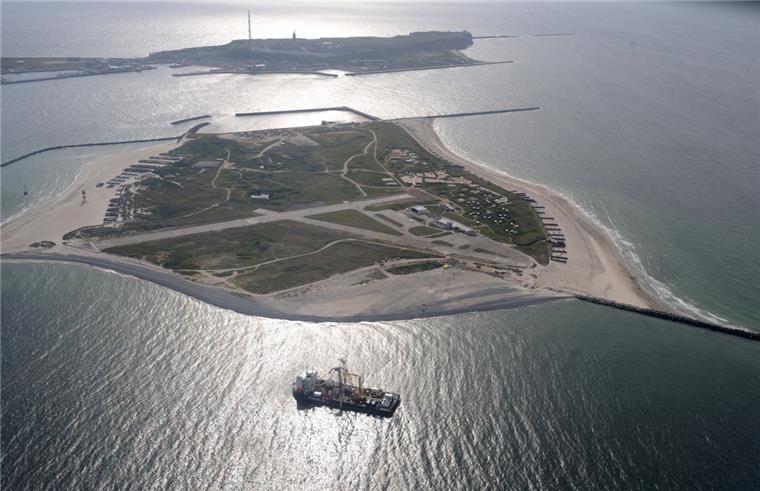 Helgoland: Pilot nach missglückter Landung verletzt Auf der Helgoländer Düne legte ein 77 Jahre alter Pilot eine Bruchlandung hin.