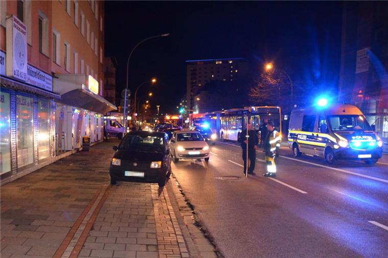 Auf der Lloydstraße in Bremerhaven-Mitte ging das Wendemanöver eines Autofahrers daneben.