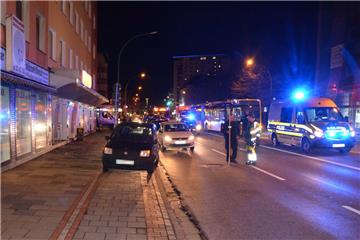 Auf der Lloydstraße in Bremerhaven-Mitte ging das Wendemanöver eines Autofahrers daneben.
