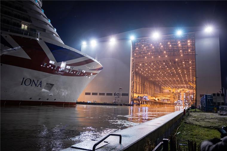 50. Kreuzfahrtschiff der Meyer Werft aus Baudock ausgedockt Auf der Papenburger Meyer-Werft ist das neue Kreuzfahrtschiff "Iona" ausgedockt worden.