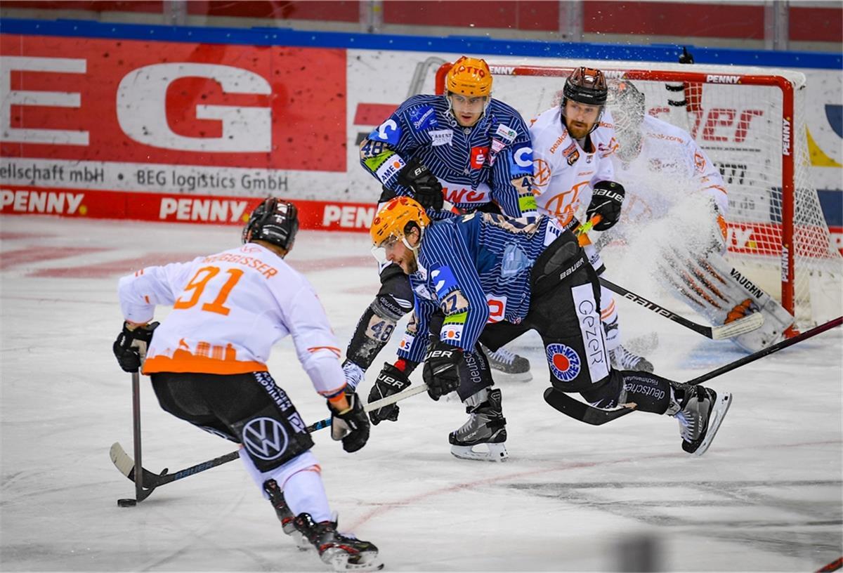 Pinguins wollen den Halbfinaleinzug perfekt machen Auf die Fischtown Pinguins wartet am Donnerstag gegen die Grizzlys Wolfsburg wieder ein heißer Playoff-Kampf.