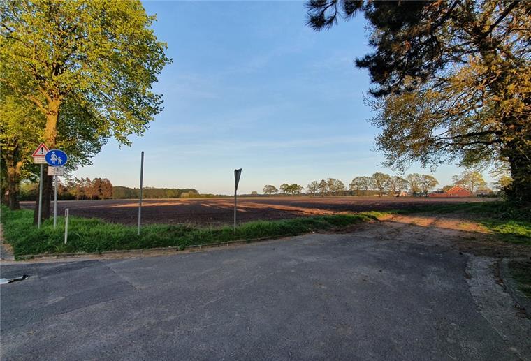 Ärger um neues Baugebiet in Wehdel Auf dieser Fläche angrenzend an einen Wirtschaftsweg in Verlängerung der Straße Am Kamp soll das Neubaugebiet entstehen.