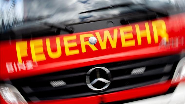 Drei Leichtverletzte bei Brand in Wendisch Evern Auf einem Balkon eines Mehrfamilienhauses in Wendisch Evern bei Lüneburg bricht ein Feuer aus. (Symbolbild)