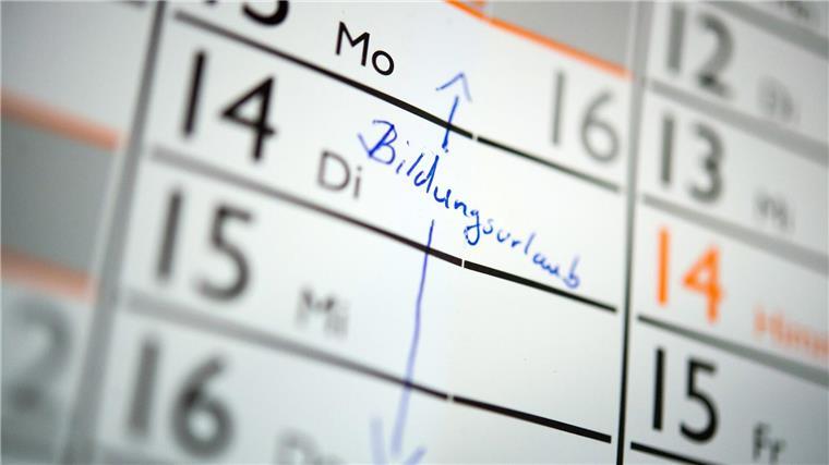 Bildungsurlaub in Niedersachsen wenig genutzt Auf einem Kalender ist der Schriftzug „Bildungsurlaub“ zu sehen.