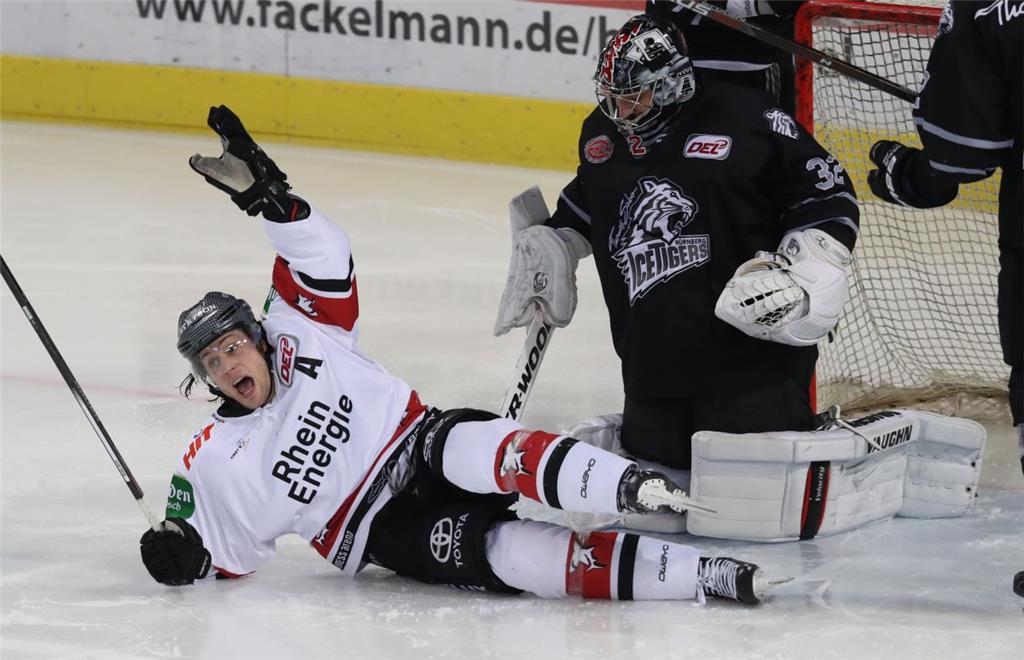 Auf Platz vier folgen Jeremy Williams (19 Tore/41 Spiele) von den Straubing Tigers und Ryan Jones (Foto) auf Platz fünf mit 18 Toren in 37 Spielen.