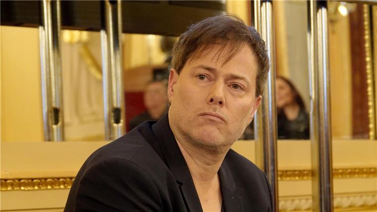 Theatermacher Milo Rau aus Belgrad ausgeladen Auf politischen Druck hat das Belgrader Bitef-Festival den Theatermacher Milo Rau ausgeladen. (Archivbild)