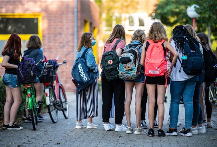 Niedersachsen: Maskenpflicht auf Schulhöfen aufgehoben Auf Schulhöfen in Niedersachsen besteht keine Maskenpflicht meh