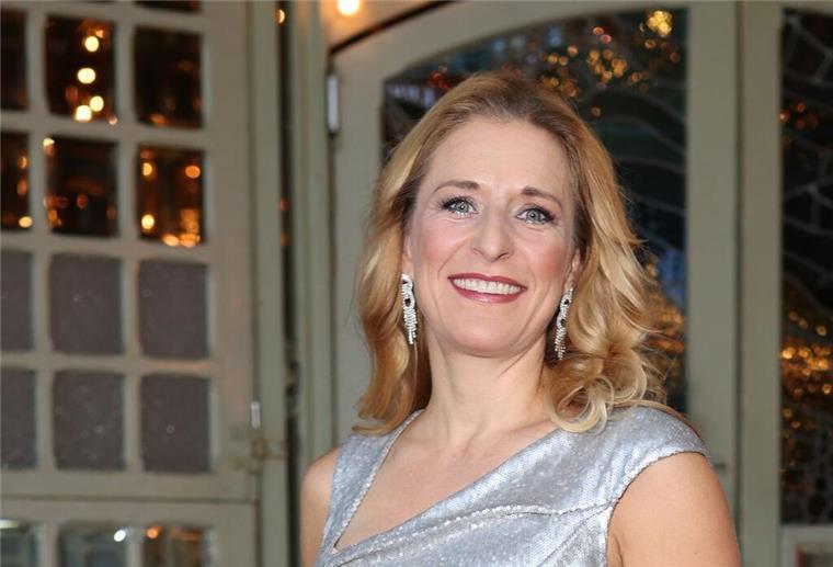 Trauer um Mutter - Mross sagt Sonntagsshow ab Auf Wunsch von Mross übernimmt Hertel die Moderation.