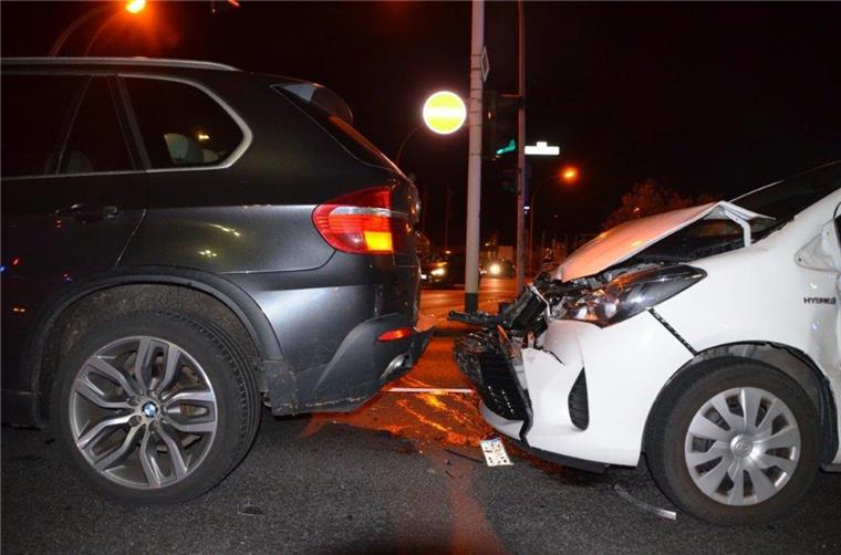Bremerhaven: Frau (38) muss nach Auffahrunfall ins Krankenhaus Auffahrunfall in der Stresemannstraße in Bremerhaven.