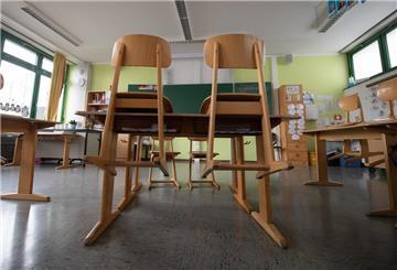 Ein leeres Klassenzimmer