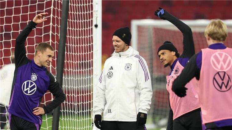Aufwärmen für den Jahresausklang. Deutschland spielt gegen Ungarn in Budapest. 