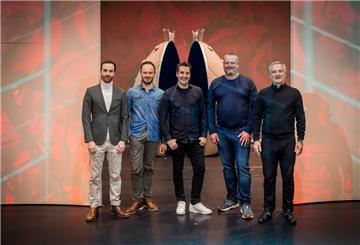 Kapellmeister Davide Perniceni (v. l.), Dramaturg Markus Tatzig, Ballettchef Alfonso Palencia, Videokünstler Rasmus Freese und Ausstatter Dorin Gal