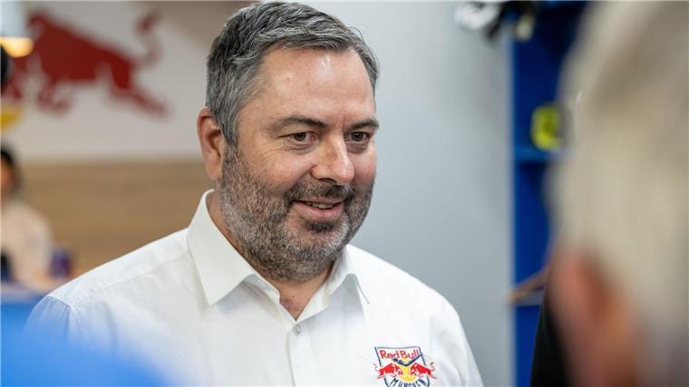 Umbrüche unerlässlich? - Proficlubs und ihr Kaderpuzzle Aus Sicht von Christian Winkler, Manager des EHC Red Bull München, gehören Kaderumbrüche dazu.