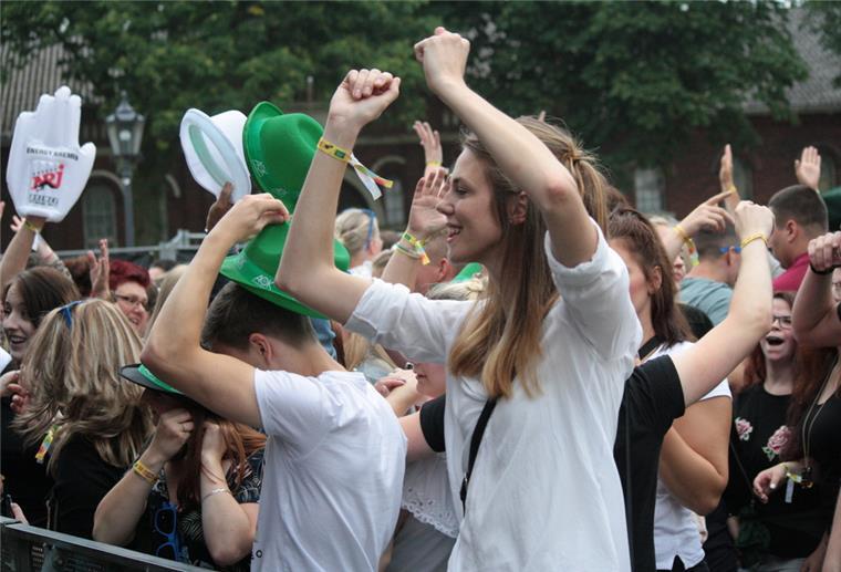 „Himmel und Hölle“: Riesenparty steigt in Rodenkirchen Ausgelassene Stimmung zu Mallorca-Hits soll es wieder auf dem Rodenkirchener Marktplatz geben.