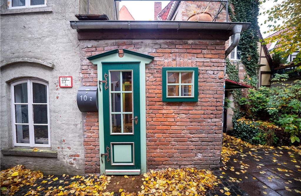 Außenansicht vom Mini-Haus in dem bei Touristen beliebten Schnoor-Viertel.