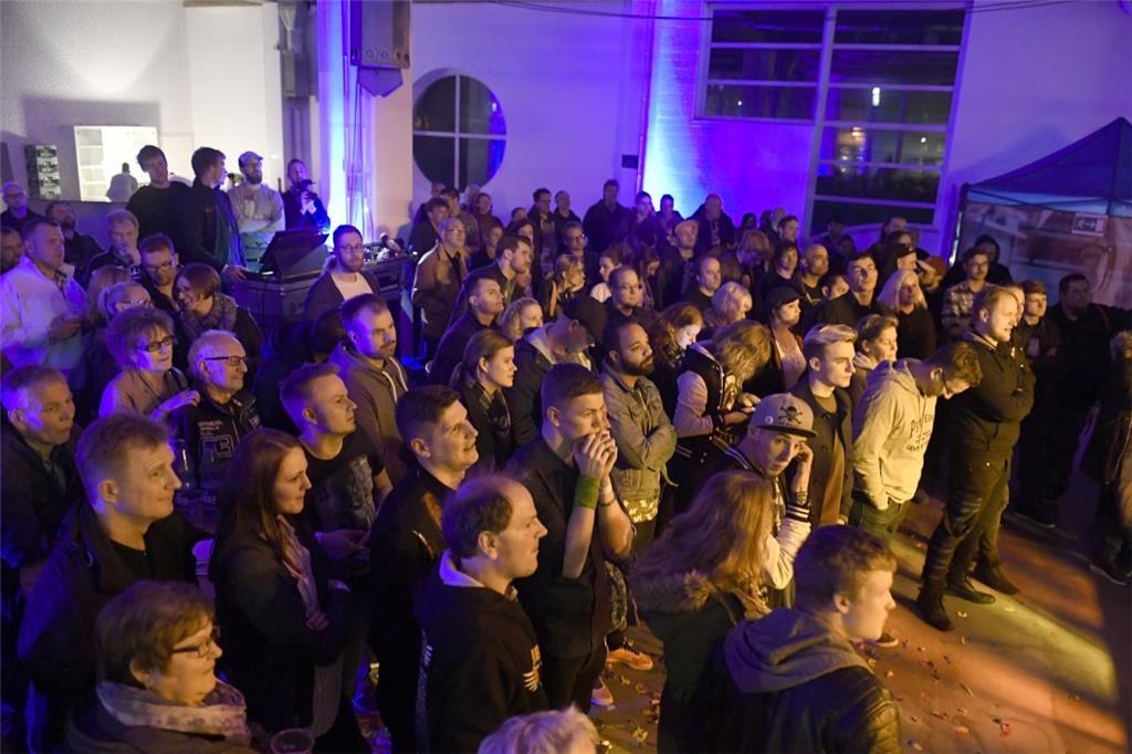 Ausverkauft ist ausverkauft: Der Bandcontest von nord24 brachte einige Füße zum ...