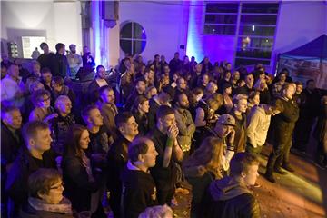 Ausverkauft ist ausverkauft: Der Bandcontest von nord24 brachte einige Füße zum ...