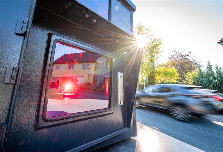Achtung Autofahrer! Hier wird in dieser Woche in Bremerhaven geblitzt Autofahrer aufgepasst: Wer sich an die vorgeschriebenen Geschwindigkeiten hält, hat nichts zu befürchten.