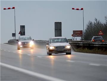 Autofahrer mit Höhenangst bekommen schon einmal ein mulmiges Gefühl, wenn sie über die Hunte-Brücke fahren.