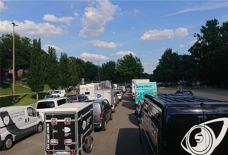 Event-Szene muss kämpfen Autokorso im Rahmen der Protestaktion "Event-uell nie wieder" am 13.7.20 in Bremen. Foto: Kubisch