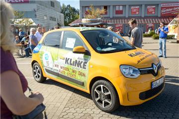 Automesse in Spaden. Diesen Twingo konnte man gewinnen. Foto: Schimanke