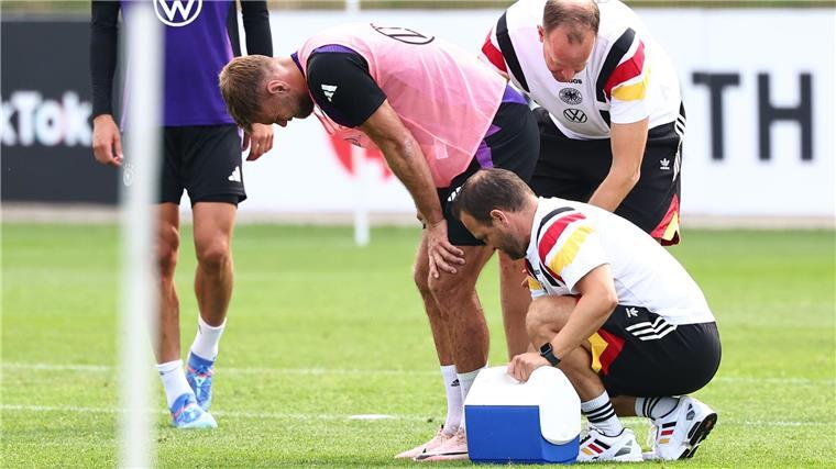 Füllkrug gibt den Fahnenträger: „Der Weg ist das Ziel“ Autsch! Niclas Füllkrug muss während des Trainings kurz behandelt werden.