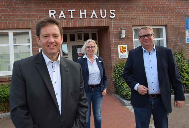 Haushoher Sieg für Axel Linneweber bei Bürgermeisterwahl in Butjadingen Axel Linneweber holte bei der Bürgermeisterwahl in Butjadingen 82,22 Prozent der Stimmen – und ließ Olaf Michalowski aus Jaderberg, der ebenfalls kandidiert hatte, somit weit hinter sich (17,78 Prozent). Zu den ersten Gratulanten zählte Bürgermeisterin Ina Korter, die noch bis zum 30. Juni im Amt ist.