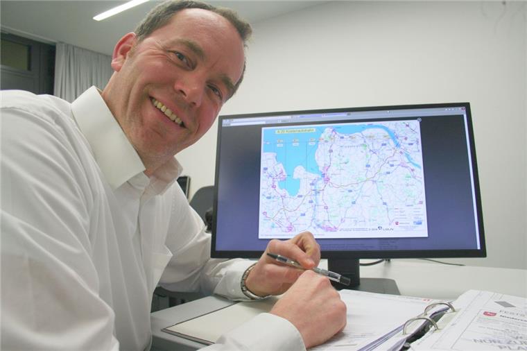 Axel von Hollen arbeitet heutzutage bei einer Gesellschaft, die die Flächen für die geplante A 20 kauft.