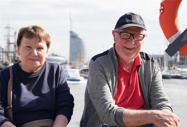 Bärbel und Martin Seba kommen aus der Nachbarschaft an den alten Hafen. Die beiden Bremerhavener leben in Mitte.