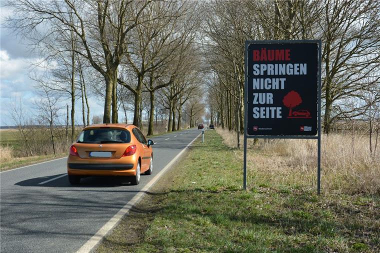 Rat Wurster Nordseeküste fordert mehr Tempolimits Bäume springen nicht zur Seite – mit diesem Slogan warb das Land für Tempolimits, auch auf der K66 bei Wremen. Der Rat Wurster Nordseeküste möchte jetzt zurück zu Tempo 70.