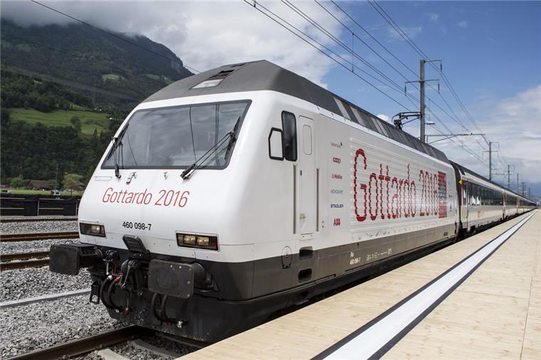 Die Schweiz hat den längsten Bahn frei: Der Gotthard-Tunnel ist heute feierlich eröffnet worden.