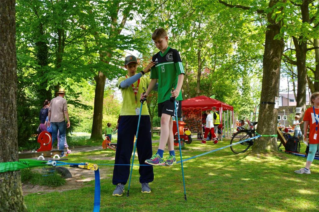 Balanceakt auf der Slackline. Foto: Seelbach
