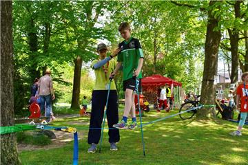 Balanceakt auf der Slackline. Foto: Seelbach