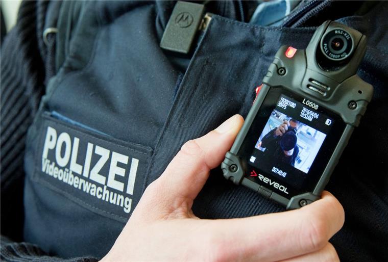Die Polizei trägt in Bremerhaven bald Bodycams Bald auch in Bremerhaven im Einsatz: Bodycams.