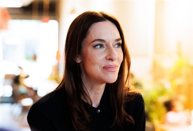 Netflix-Star Kim Riedle steht zu ihrer Zeit bei Daily Soap Bald Ermittlerin in einem ARD-Krimi: Kim Riedle.