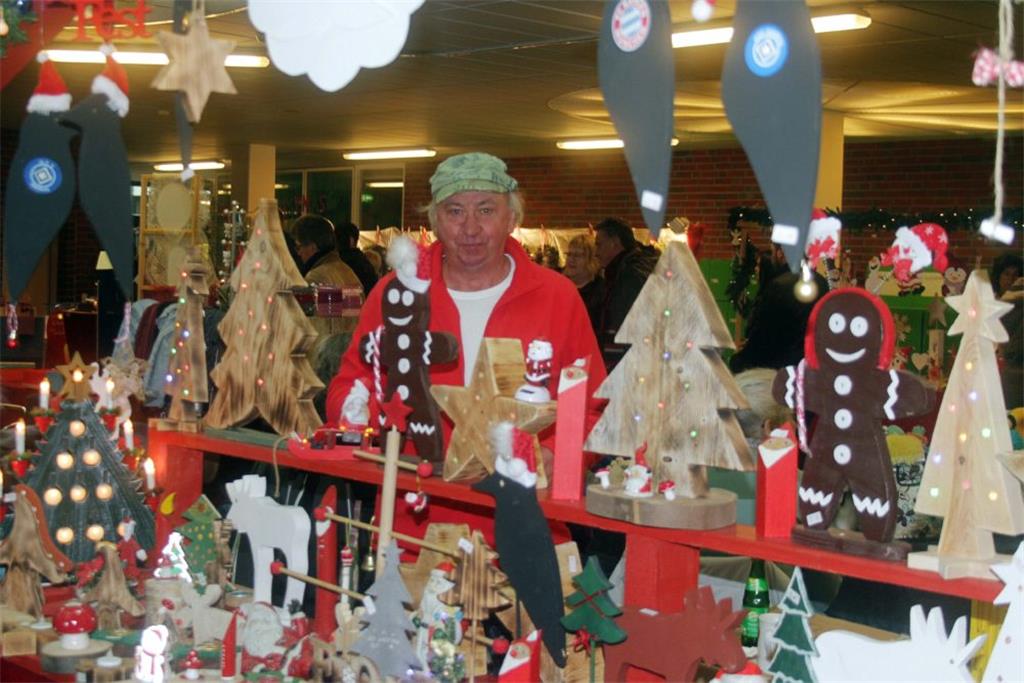 Bald ist Weihnachten: Beim Weihnachtsmarkt im Luisenhof gab es Geschenkideen, Le...