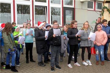 Bald ist Weihnachten: Beim Weihnachtsmarkt im Luisenhof gab es Geschenkideen, Le...
