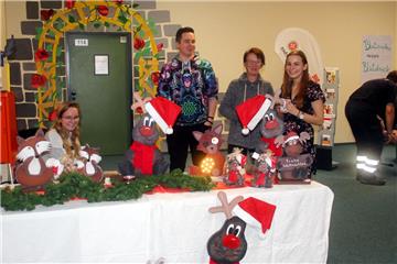 Bald ist Weihnachten: Beim Weihnachtsmarkt im Luisenhof gab es Geschenkideen, Le...