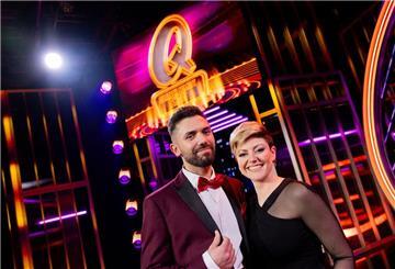 Bald startet der „Quatsch Comedy Show“ wieder bei ProSieben - moderiert wird die Show fortan von Tahnee und Khalid Bounouar.