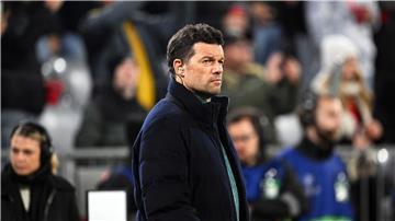 Ballack äußert sich über seinen Ex-Club FC Bayern.