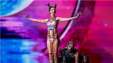 Bambie Thug aus Irland beim ersten Halbfinale des Eurovision Song Contest (ESC) 2024 in der Malmö Arena.