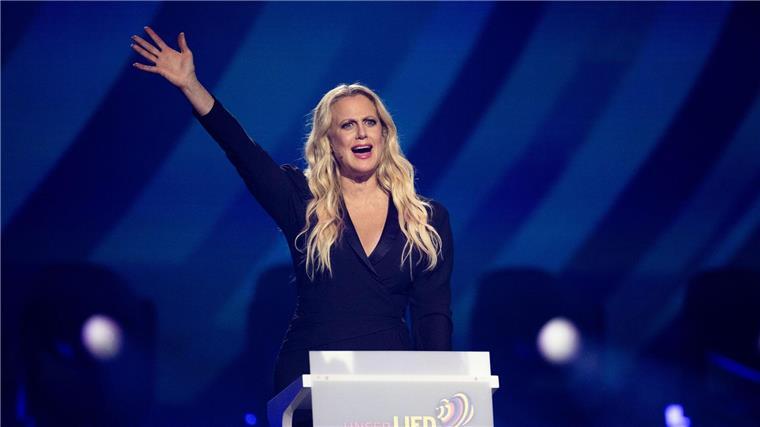 Starke Konkurrenz um Deutschen Fernsehpreis Barbara Schöneberger ist für die deutsche Vorauswahl zum Eurovision Song Contest nominiert.