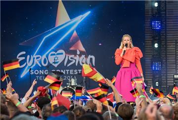 Barbara Schöneberger moderiert die Sendung „Unser Lied für Rotterdam“ auf dem Sender One.