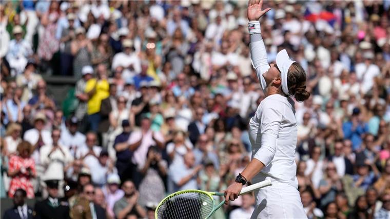 Novotna wandelt ihr Leben: Krejcikova ist Wimbledonsiegerin Barbora Krejcikova denkt nach ihrem Wimbledon-Triumph an ihre Mentorin Jana Novotna.