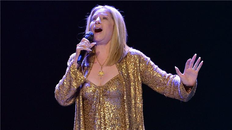 Streisand-Autobiografie auf Deutsch erschienen Barbra Streisand, hier bei einem Auftritt in Berlin 2013, hat ihre Memoiren verfasst.