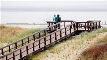 Barrierefrei zu reisen ist für Nordseeurlauber einer Umfrage zufolge ein wichtiges Buchungskriterium. (Archivbild)