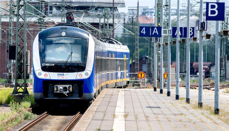 Bauarbeiten bei der Bahn: Ersatzbusse statt Züge auf der Linie RS 2 Bahn